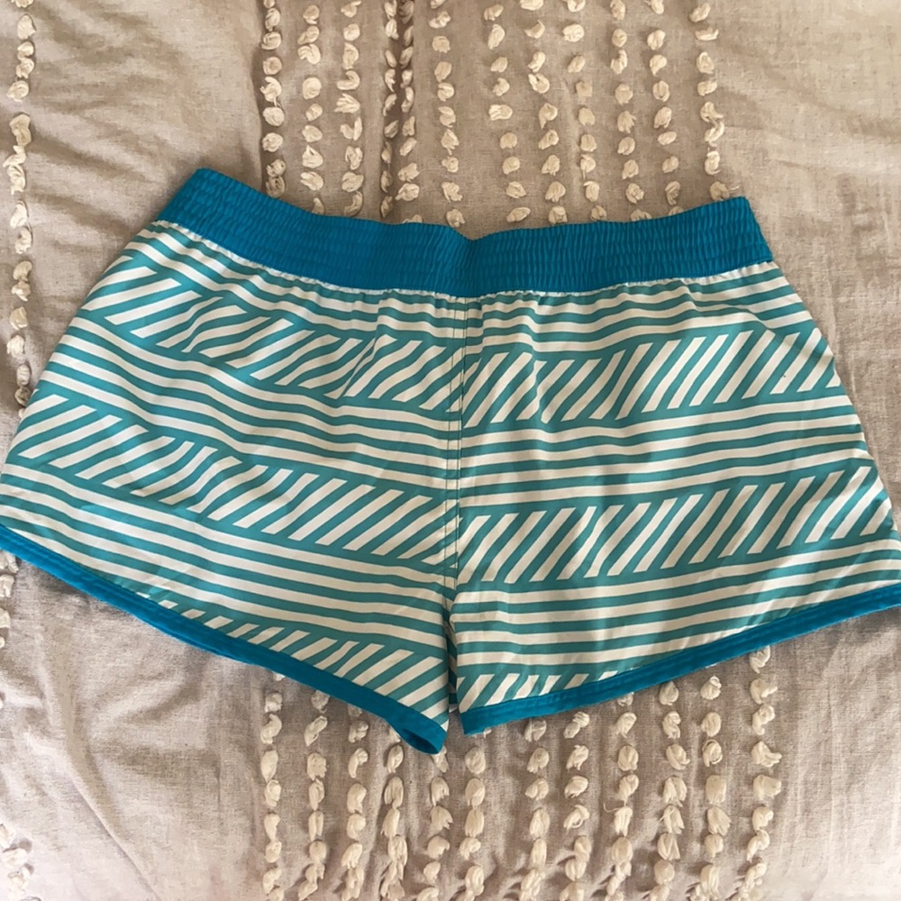 Reversible Nike Shorts - Picture 3 of 6